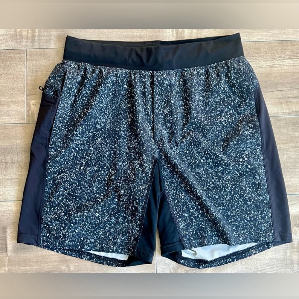Lululemon T.H.E Men’s Linerless Shorts Black/ Grey Camo Size Medium